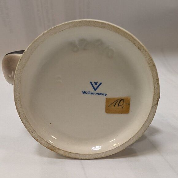 School Boy by M J Hummel Figurine. - Picture 2 of 4